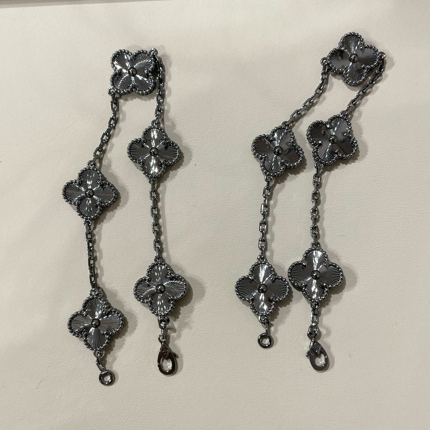 [Clover Jewelery]CLOVER 5 MOTIF BLACK BRACELET