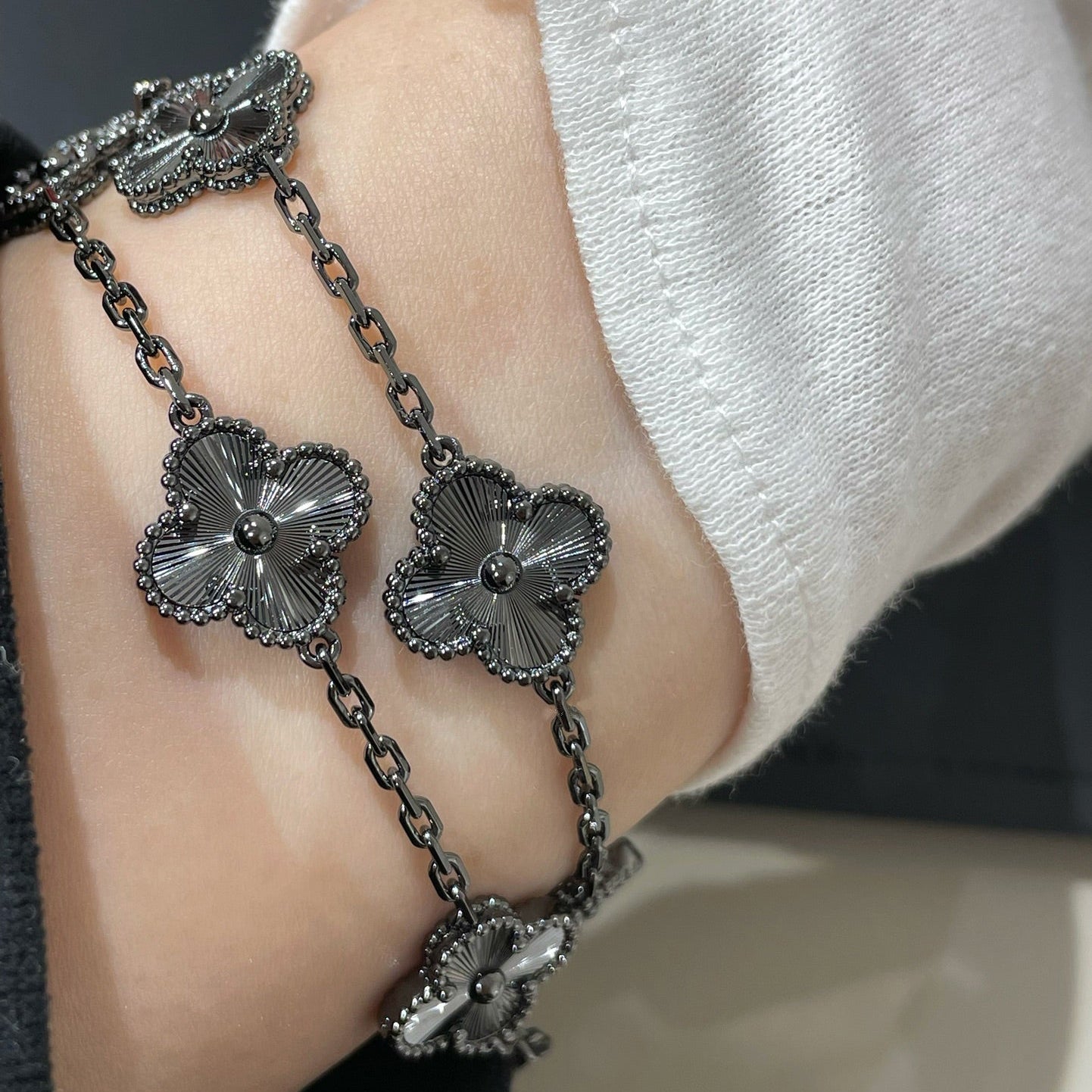 [Clover Jewelery]CLOVER 5 MOTIF BLACK BRACELET