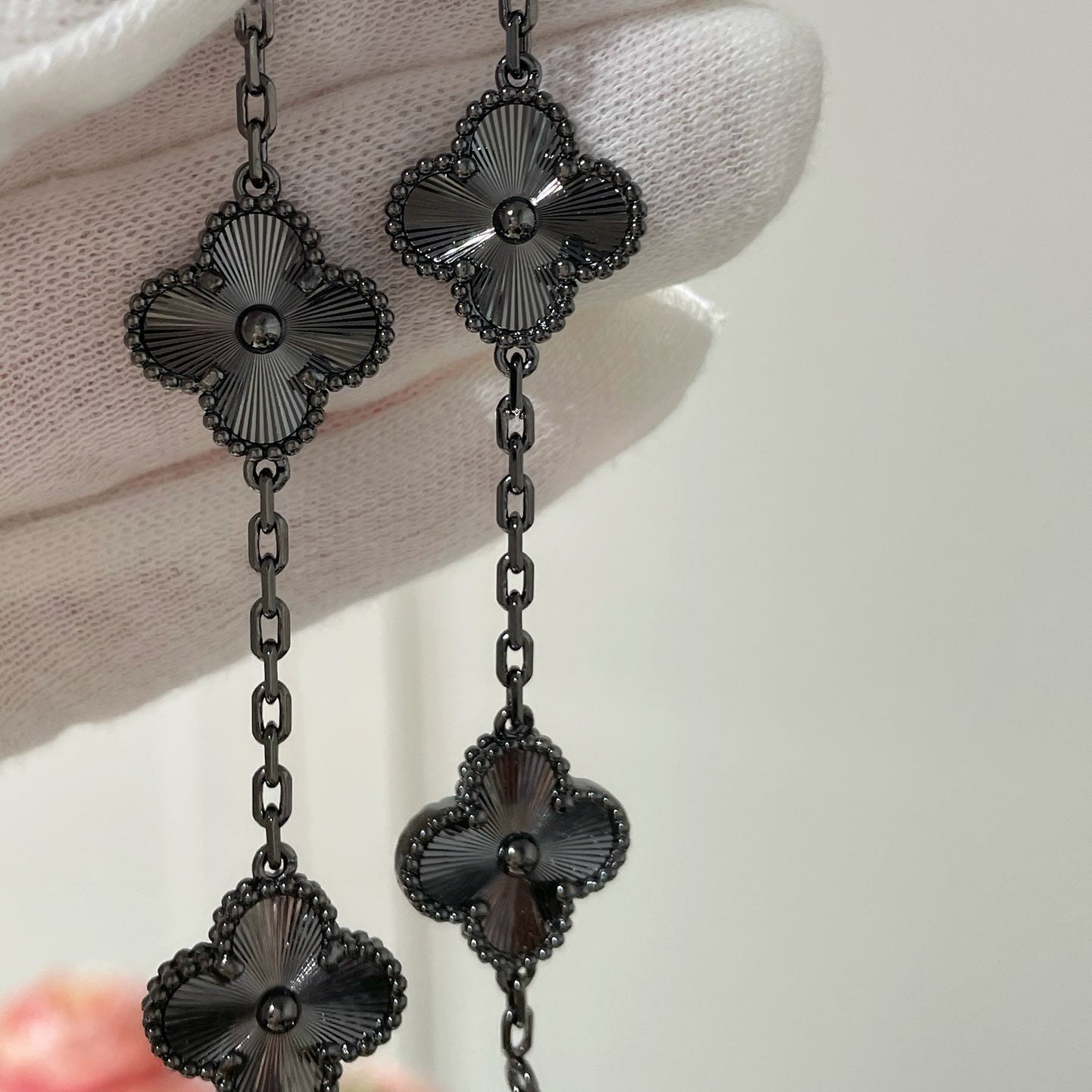 [Clover Jewelery]CLOVER 5 MOTIF BLACK BRACELET