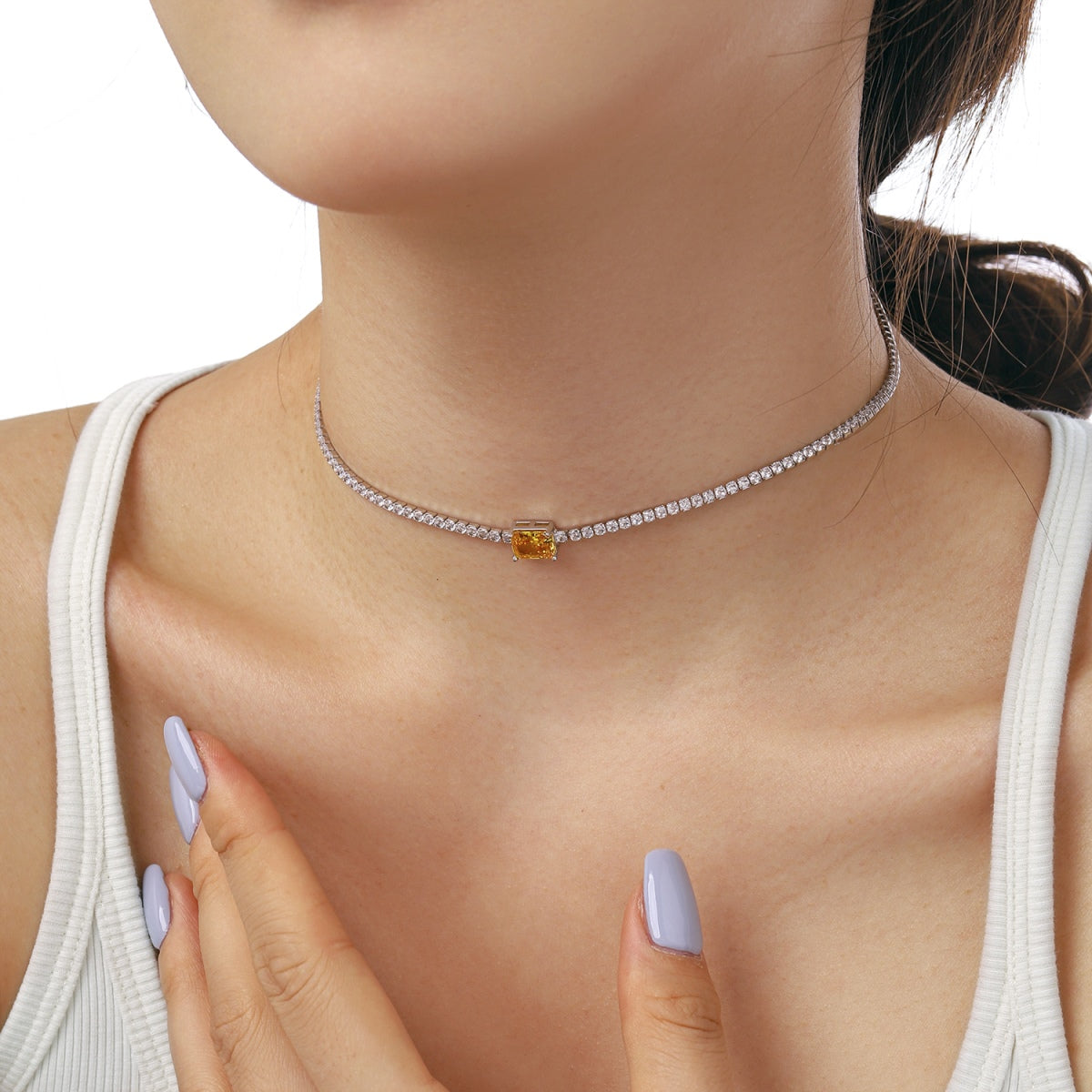 [Clover Jewelery]2.0 carat Ornate Emerald Cut Necklace