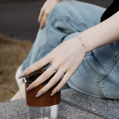 [Clover Jewelery]Four-Leaf Clover Hollow Butterfly Bracelet