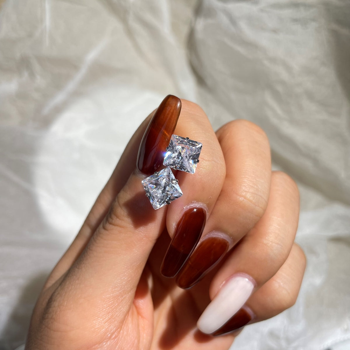 [Clover Jewelery]Stylish Shiny Square Center Stone Stud Earrings