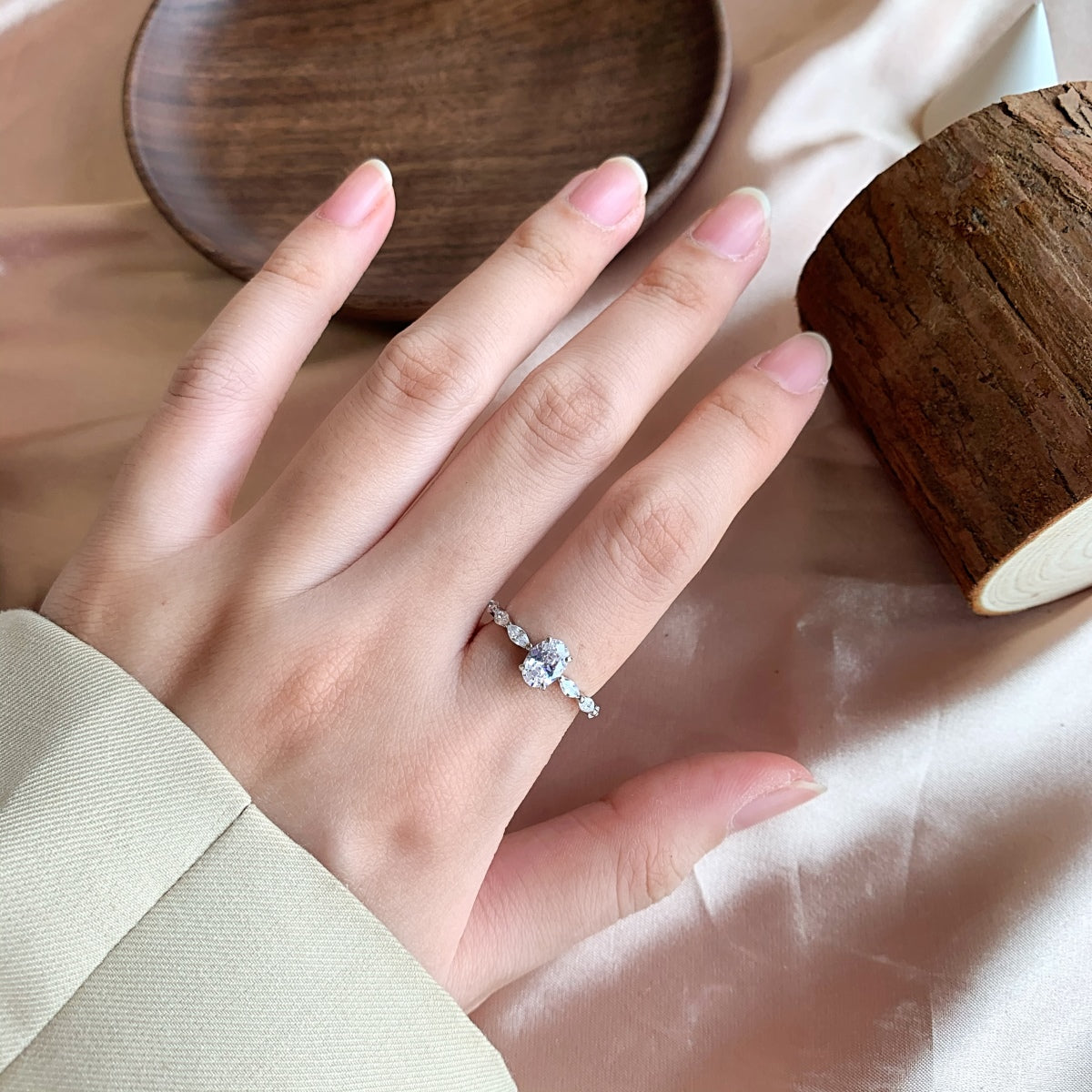 [Clover Jewelery]0.75 Carat Luxurious Vibrant Elongated Cushion Cut Daily Ring