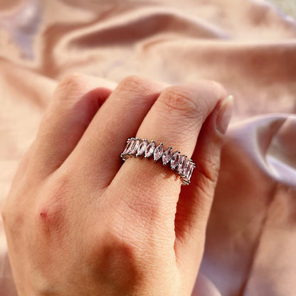 [Clover Jewelery]Gorgeous Marquise Cut Tennis Ring