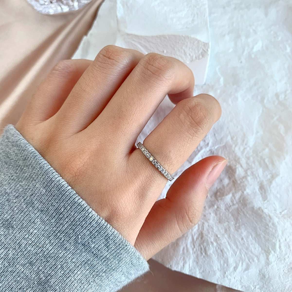 [Clover Jewelery]Delicate Sparkling Round Cut Daily Ring