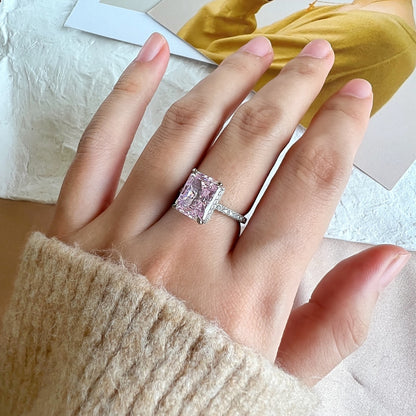 [Clover Jewelery]4.0 Carat Luxurious Engagement Ring