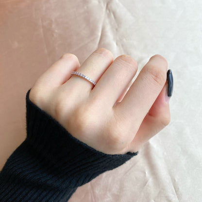 [Clover Jewelery]Delicate Sparkling Round Cut Daily Ring