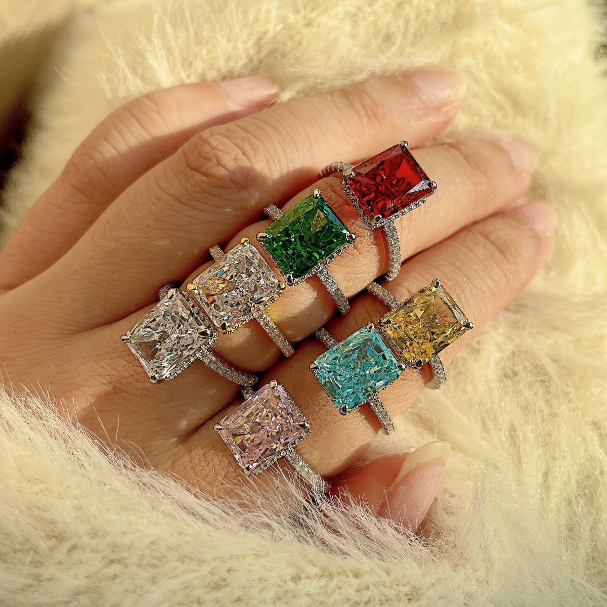 [Clover Jewelery]4.0 Carat Luxurious Engagement Ring