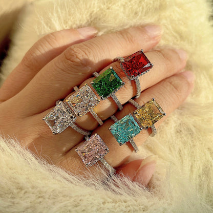 [Clover Jewelery]4.0 Carat Luxurious Engagement Ring