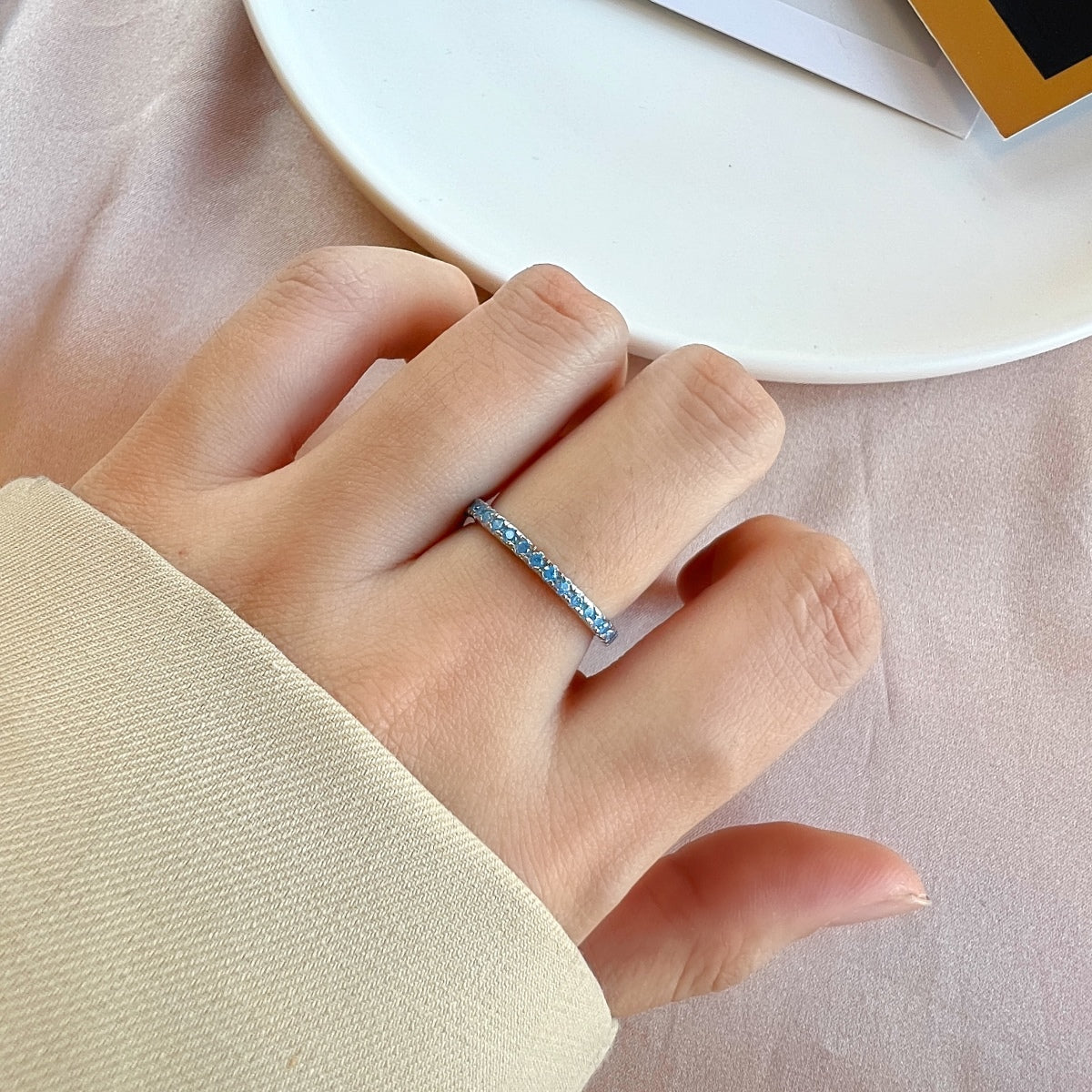 [Clover Jewelery]Delicate Sparkling Round Cut Daily Ring