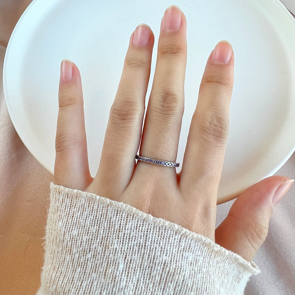 [Clover Jewelery]Delicate Sparkling Round Cut Daily Ring