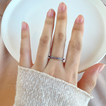 [Clover Jewelery]Delicate Sparkling Round Cut Daily Ring