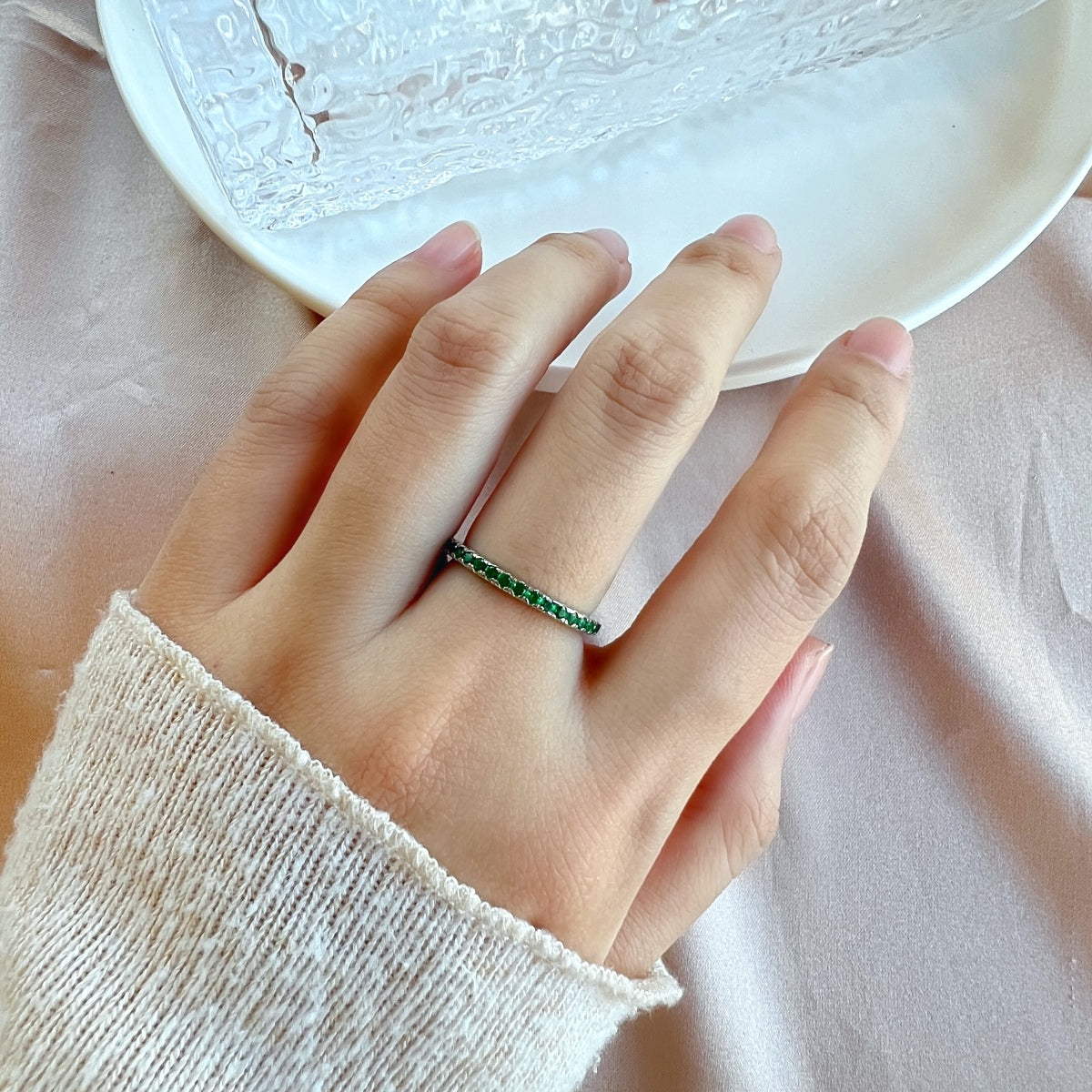 [Clover Jewelery]Delicate Sparkling Round Cut Daily Ring