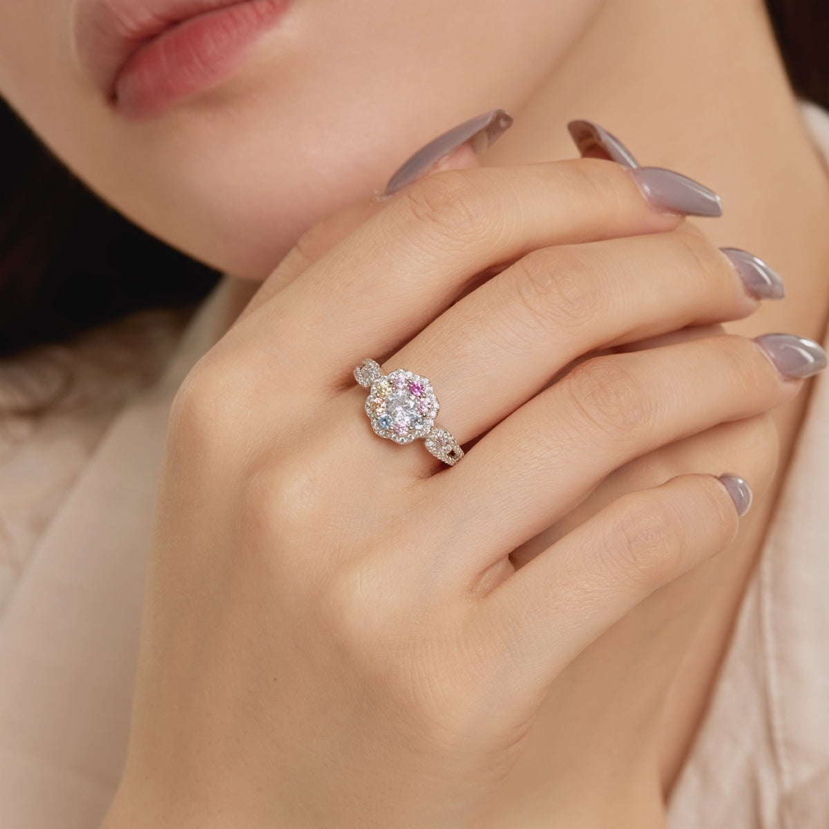[Clover Jewelery]Delicate Colorful Round Cut Flower Shape Wedding Ring