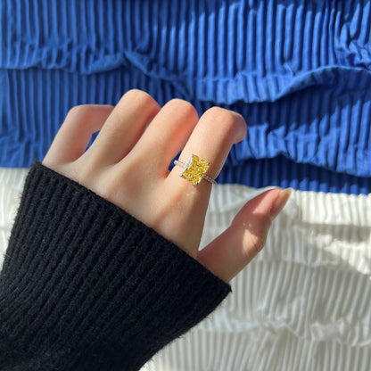 [Clover Jewelery]4.0 Carat Luxurious Engagement Ring