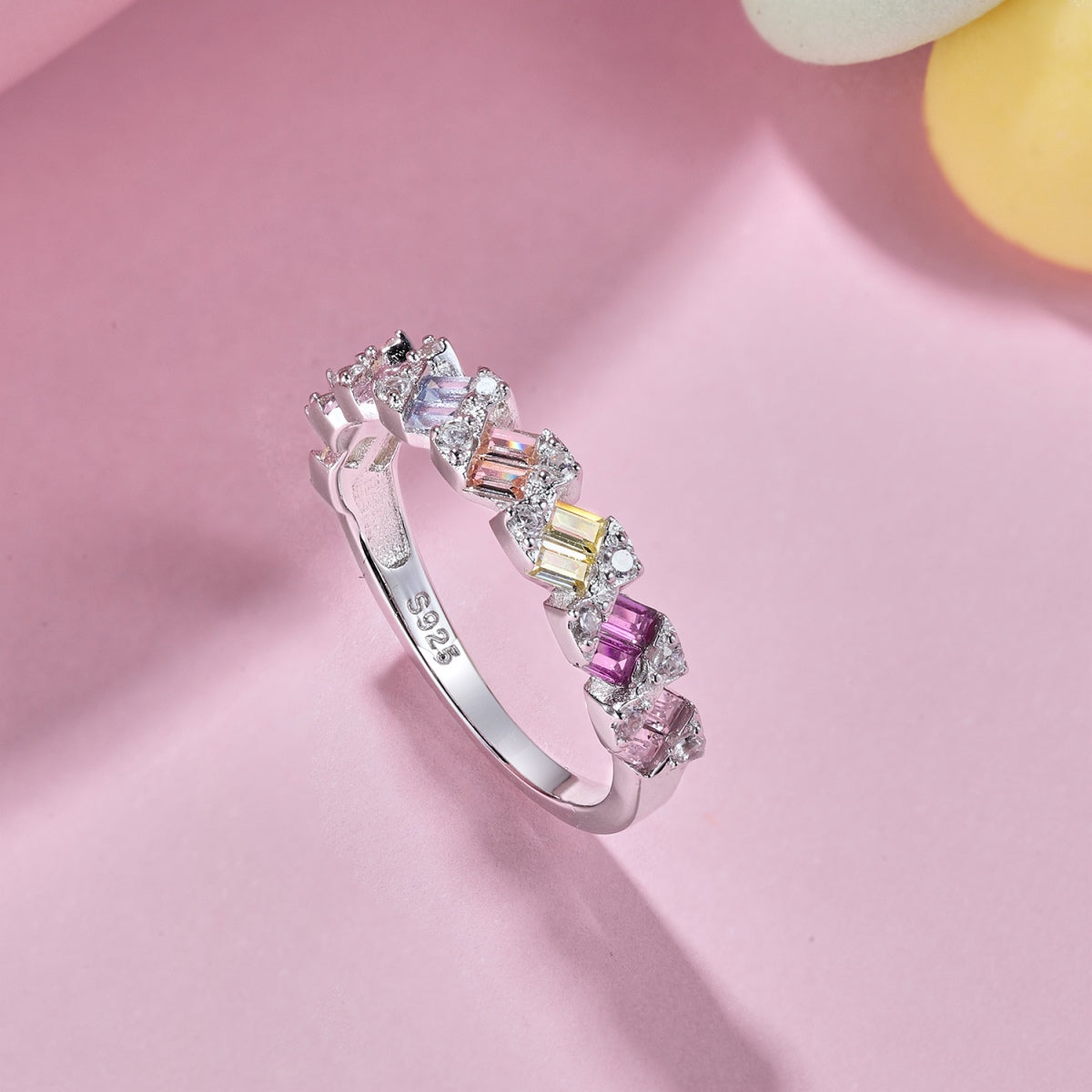 [Clover Jewelery]Delicate Vibrant Emerald Cut Daily Ring