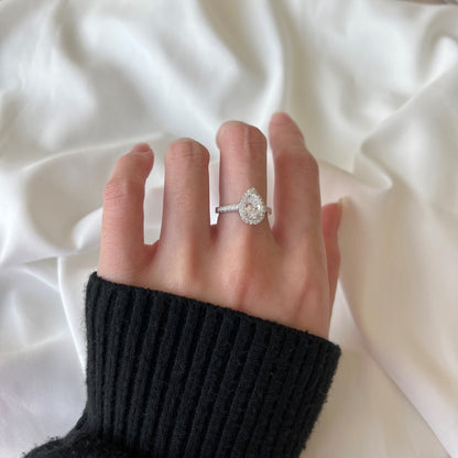 [Clover Jewelery]1.0 Carat Luxurious Resplendent Water Drop Shape Wedding Ring