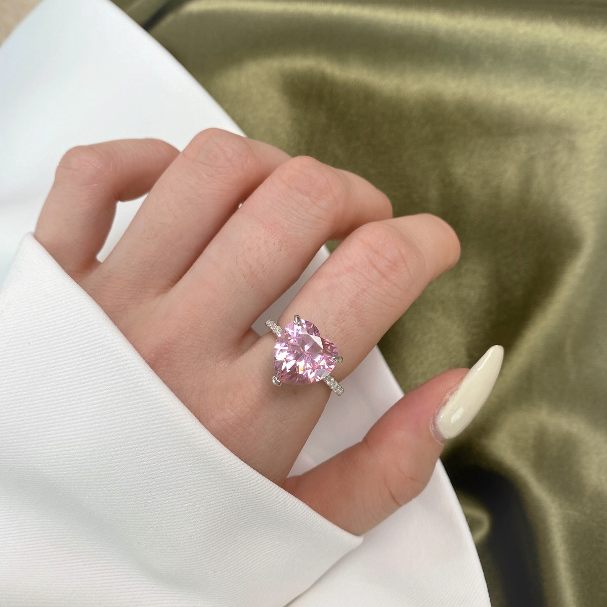 [Clover Jewelery]6.0 Carat Luxurious Sparkling Romantic Heart Cut Lover Ring