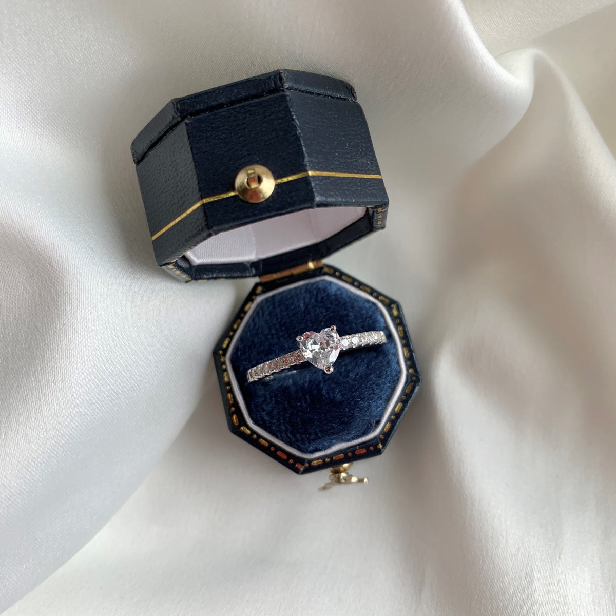 [Clover Jewelery]0.5 Carat CaratEternity Charming Heart Shape Lover Ring