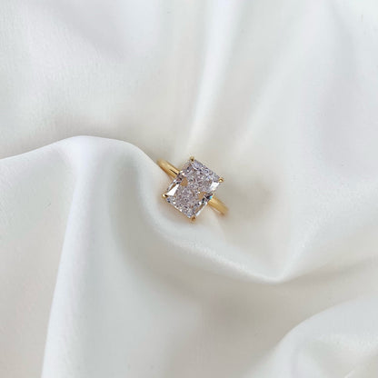 [Clover Jewelery]4.0 Carat Ornate Enchanting Radiand Cut Banquet Ring