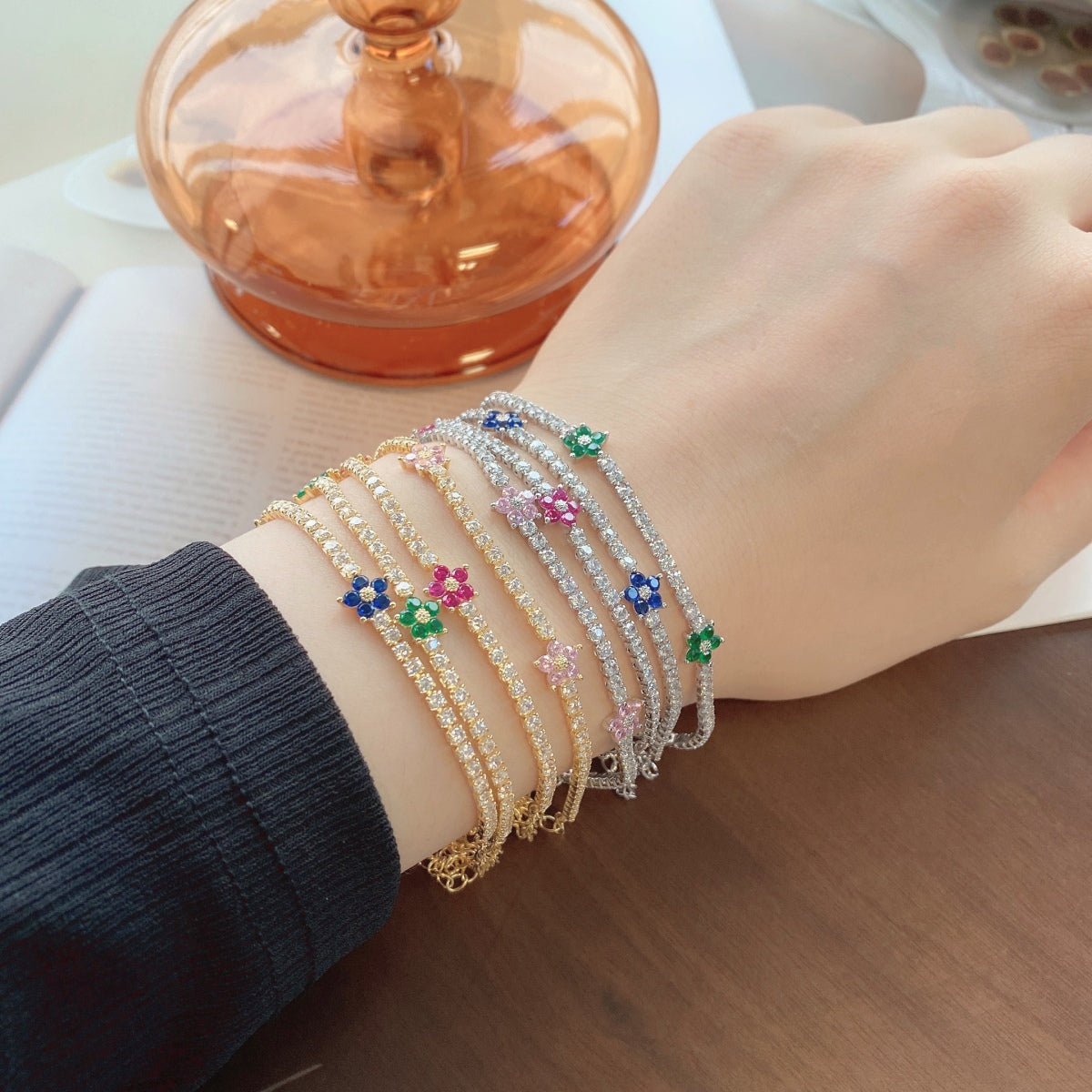 [Clover Jewelery]Sparkling Flower Shape Tennis Bracelet