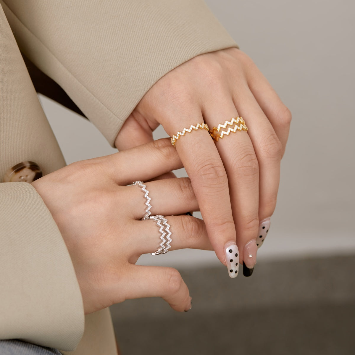 [Clover Jewelery]Delicate Enchanting Wave Shape Daily Ring