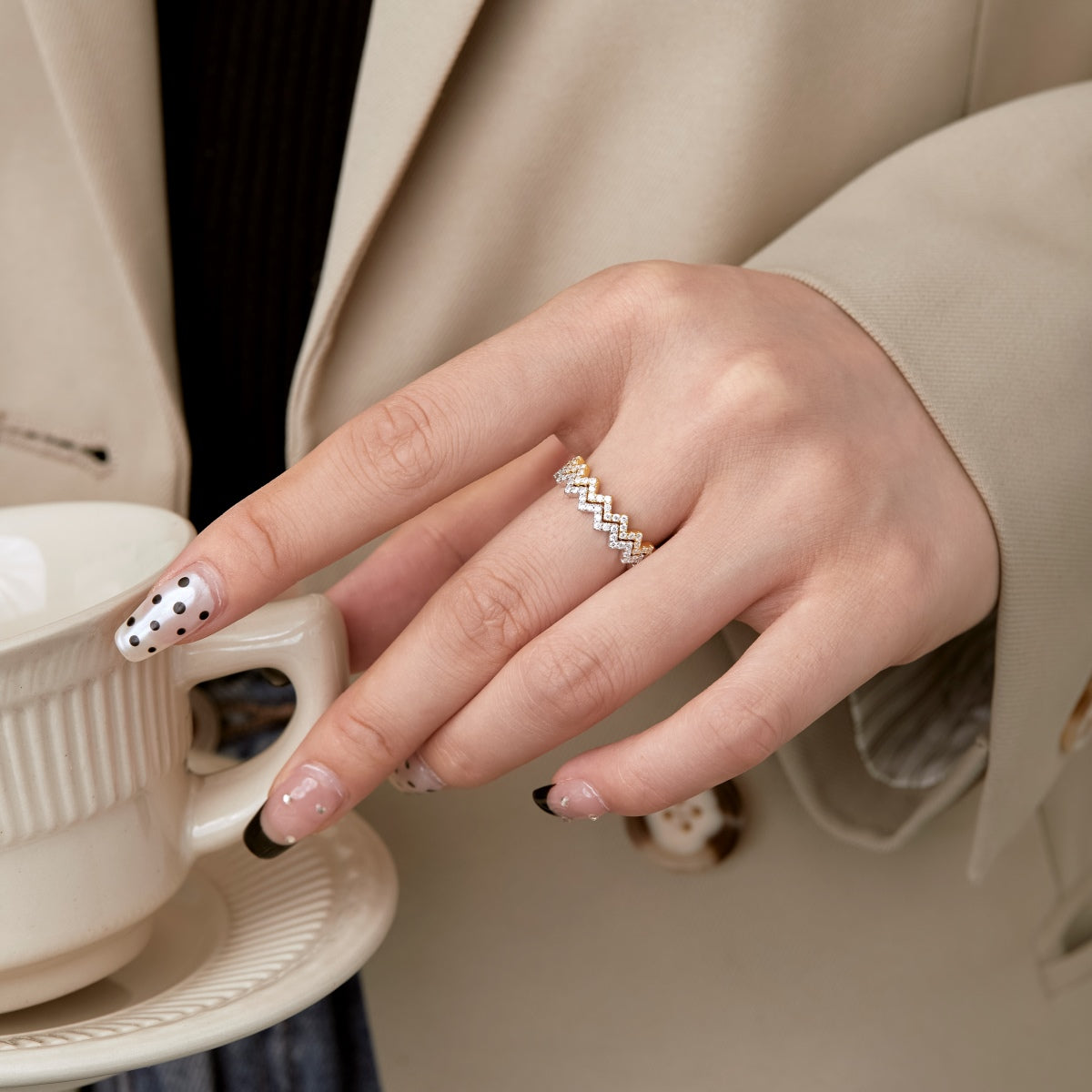 [Clover Jewelery]Delicate Enchanting Wave Shape Daily Ring