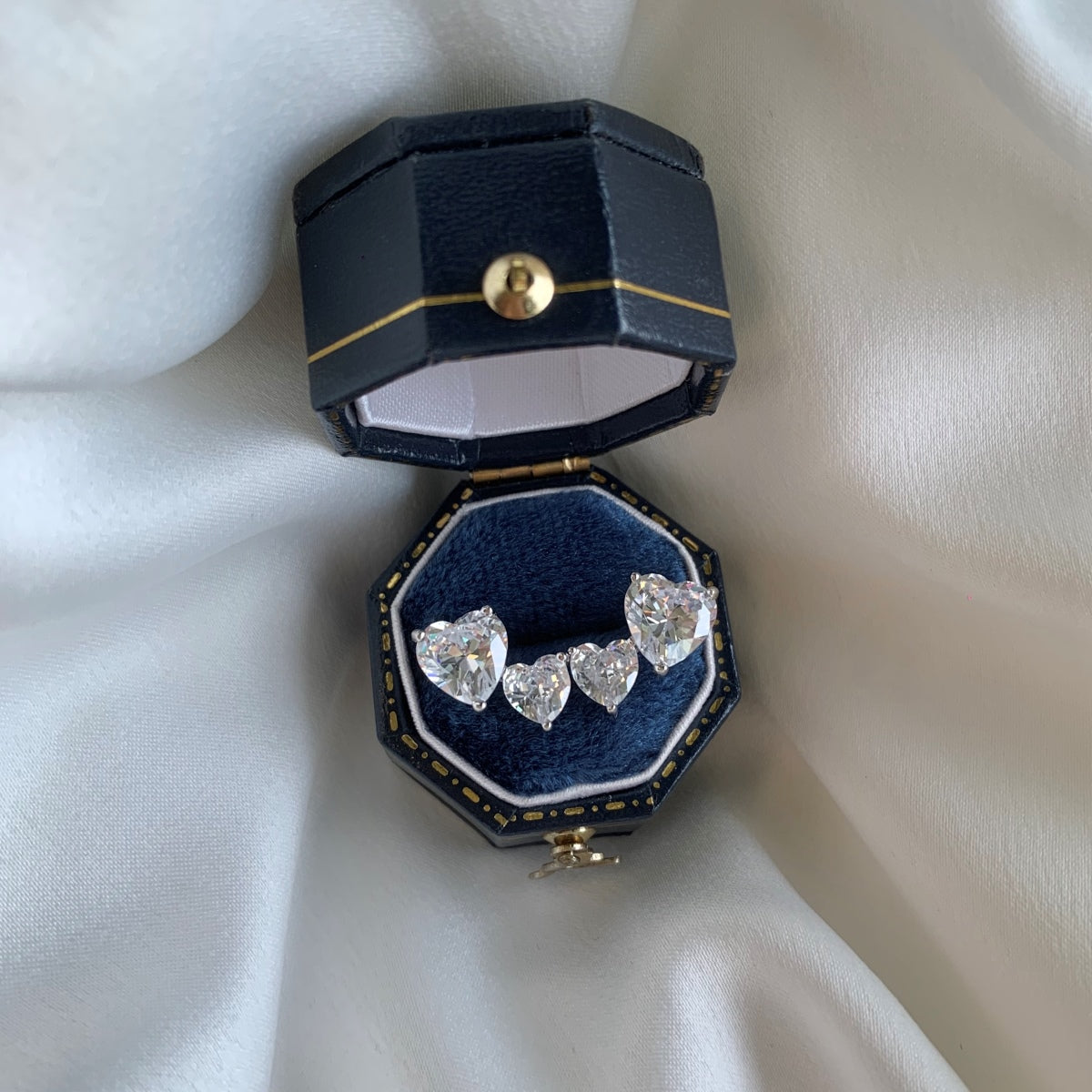 [Clover Jewelery]Double Heart-Shape Classic Princess Style Earrings