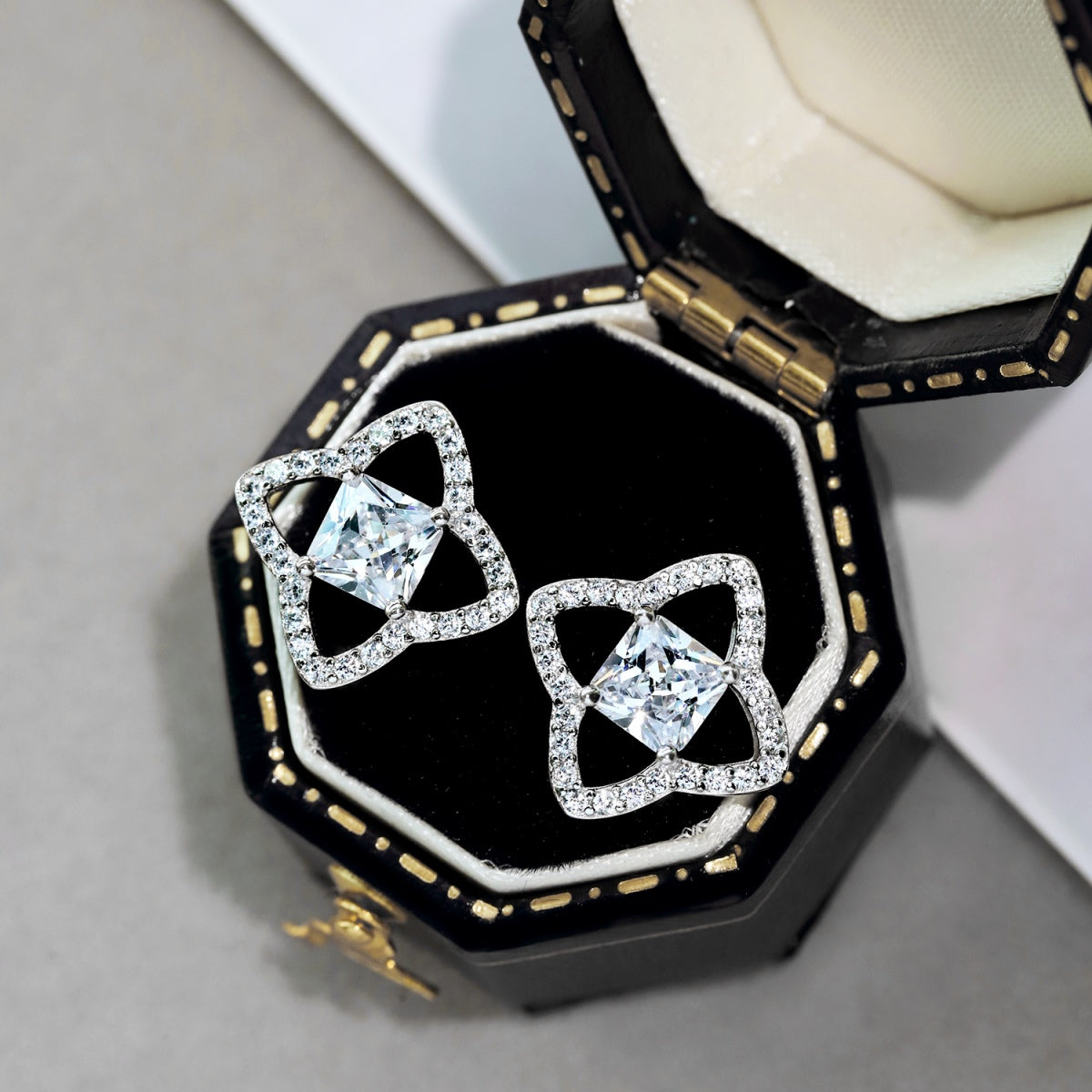 [Clover Jewelery]Elegant Star Shape Princess Cut Daily Earrings