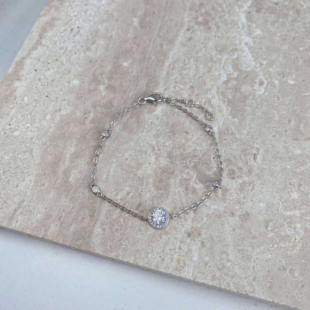 [Clover Jewelery]Dazzling Round Cut Shape Bracelet