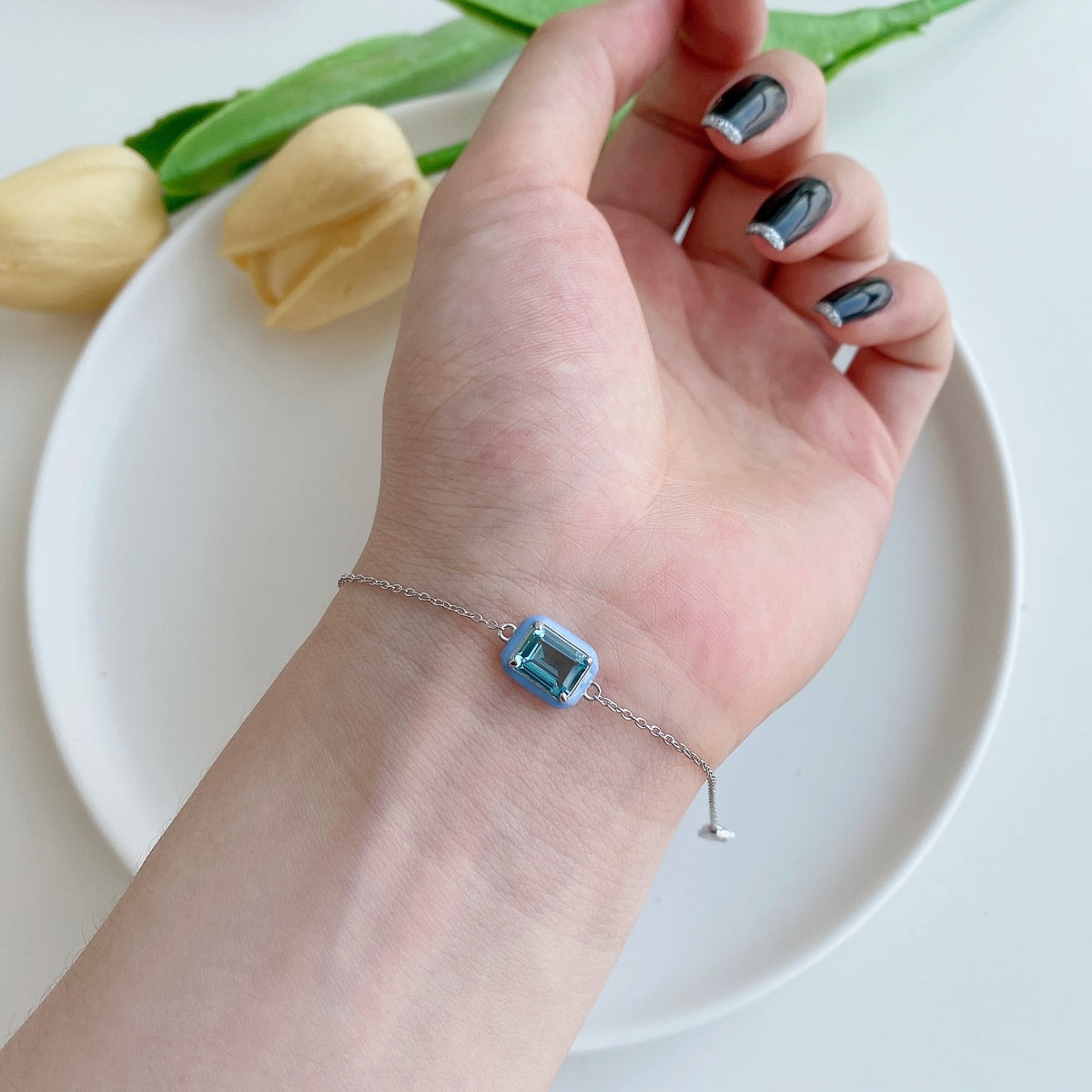 [Clover Jewelery]2.0 Carat Sparkling Colorful Emerald Cut Daily Bracelet