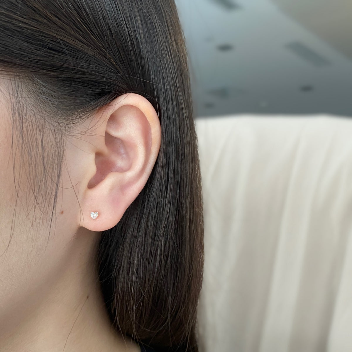 [Clover Jewelery]Sparkling Heart Shaped Simple Earrings