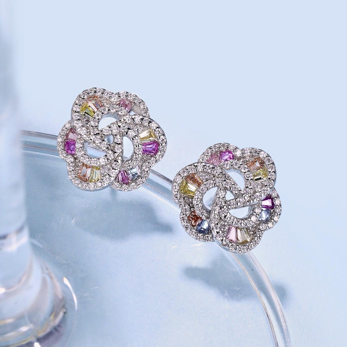 [Clover Jewelery]Exquisite Flower Shape Daily Earrings
