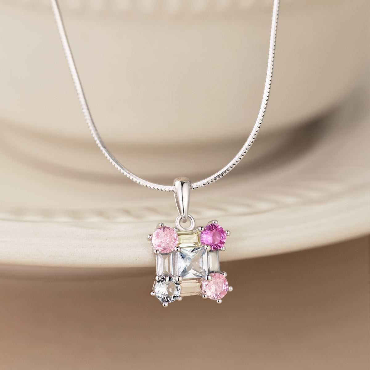[Clover Jewelery]Gorgeous Multi Colorful Necklace