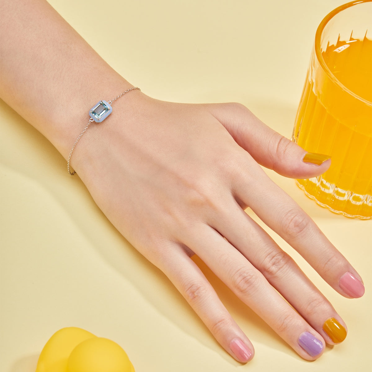 [Clover Jewelery]2.0 Carat Sparkling Colorful Emerald Cut Daily Bracelet