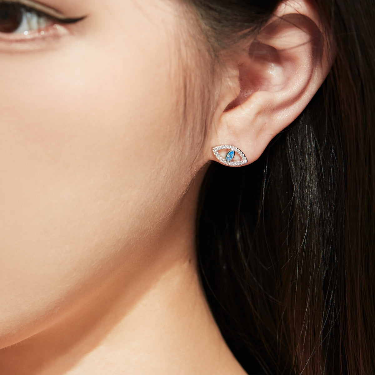 [Clover Jewelery]Blue Devil Eyes Hollow Stud Earrings