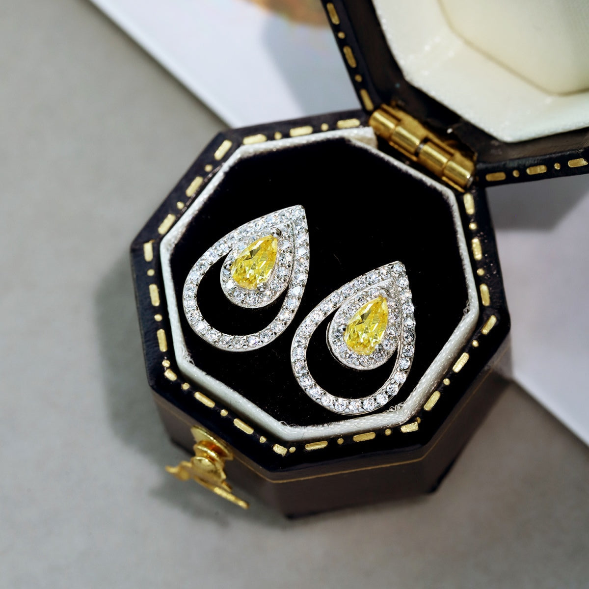 [Clover Jewelery]Sparkling Delicate Water Drop Shape Daily Earrings