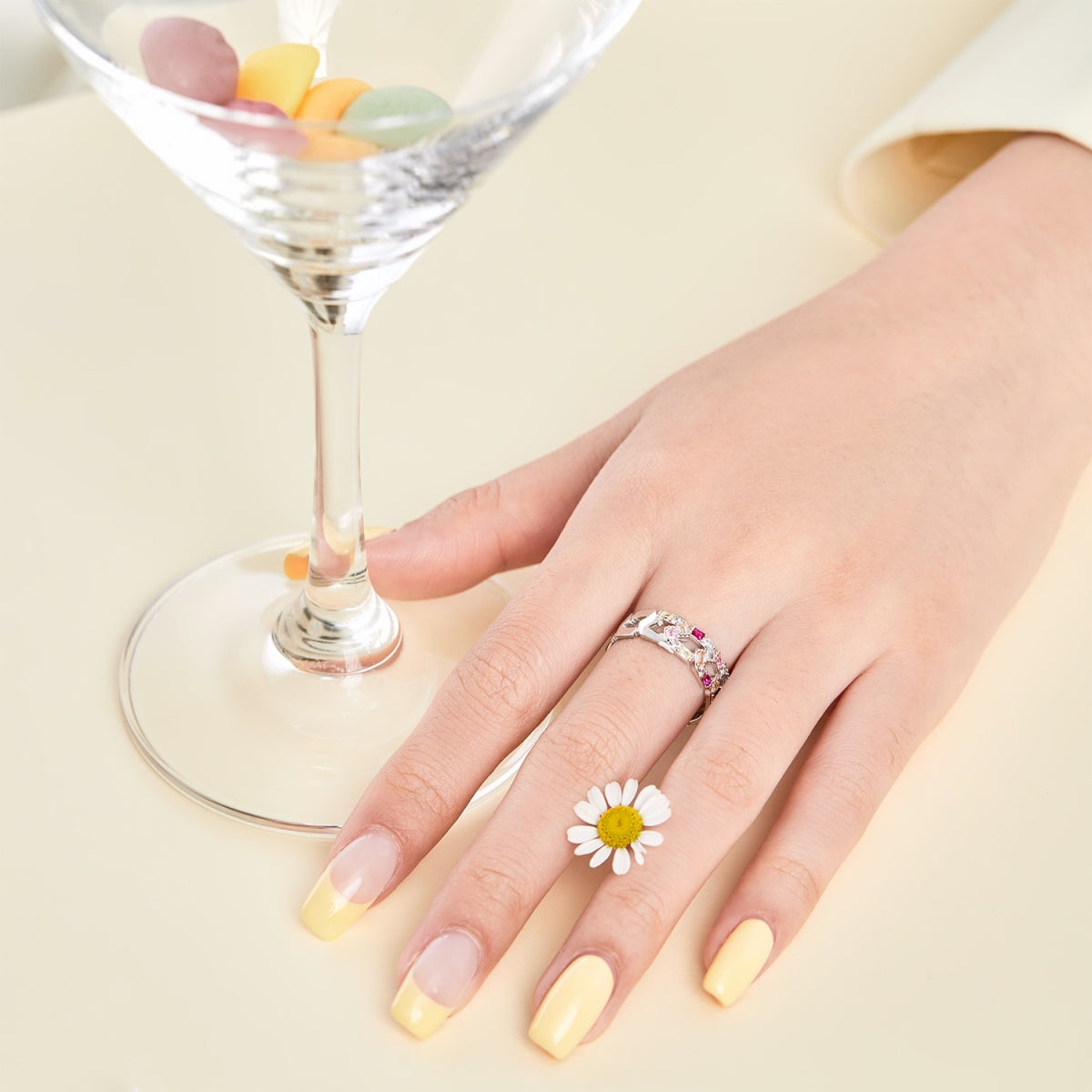 [Clover Jewelery]Sparkling Vibrant Emerald Cut Daily Ring