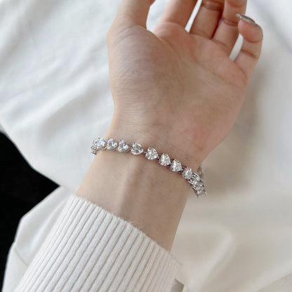 [Clover Jewelery]0.75 Carat Elegant Romantic Heart Shape Lover Bracelet