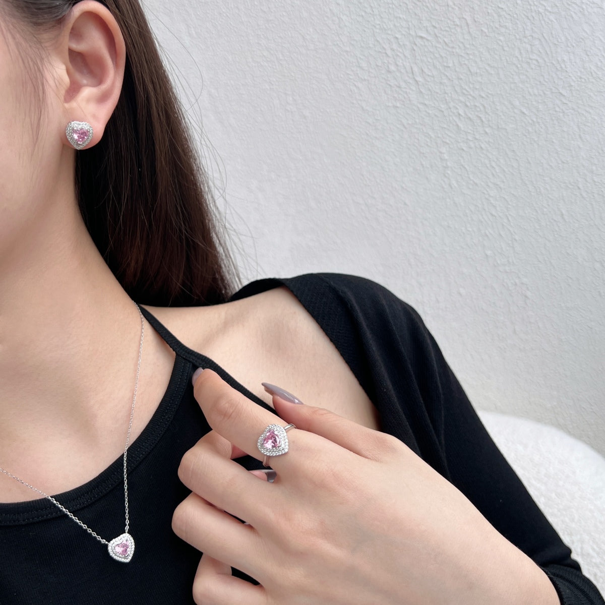 [Clover Jewelery]Dazzling Heart Shape Lover Earrings