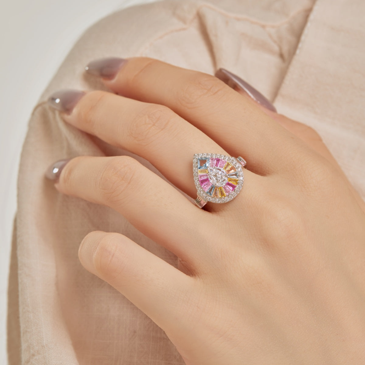 [Clover Jewelery]Elegant Colorful Water Drop Shape Banquet Ring