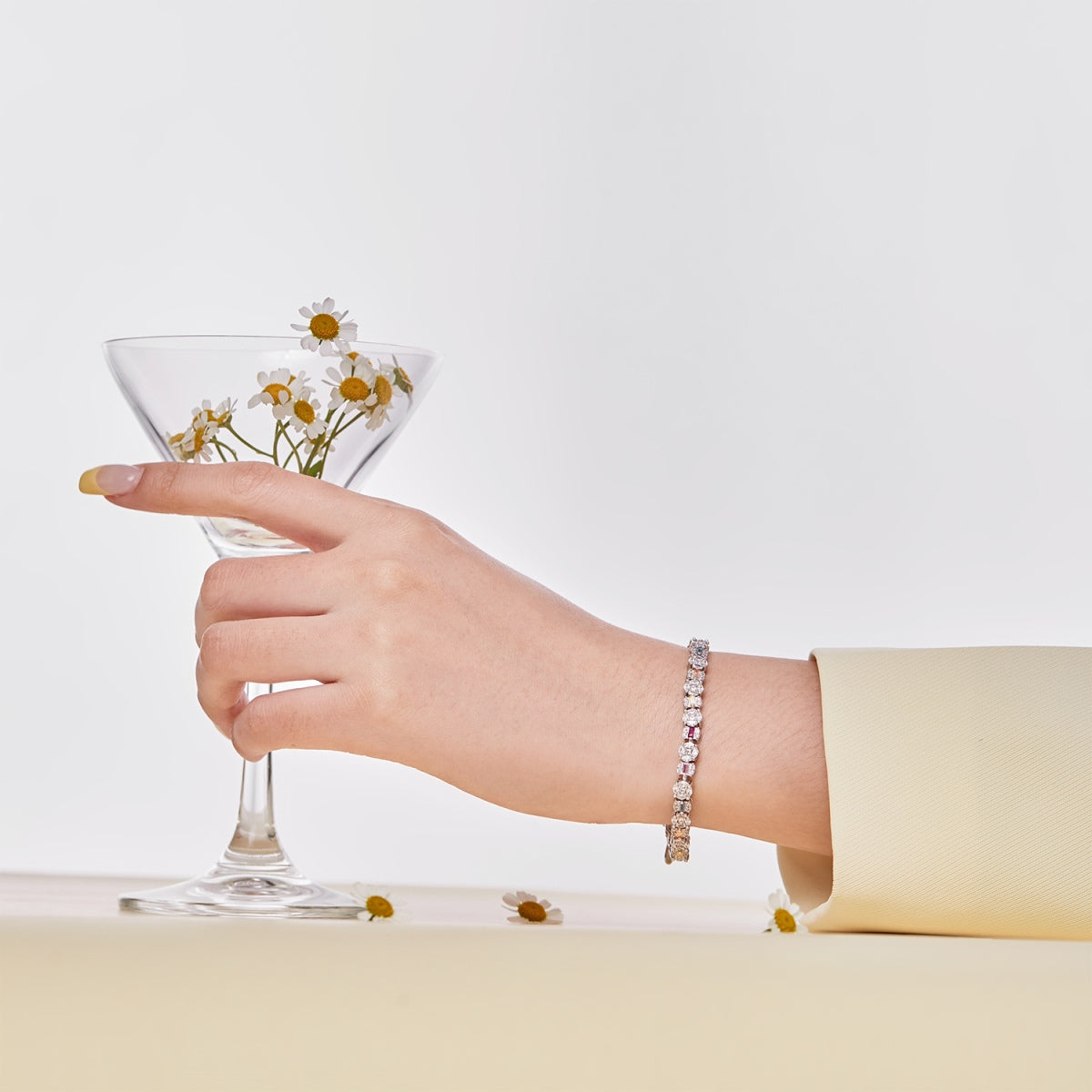 [Clover Jewelery]Dazzling Radiant Multi Cut Daily Bracelet