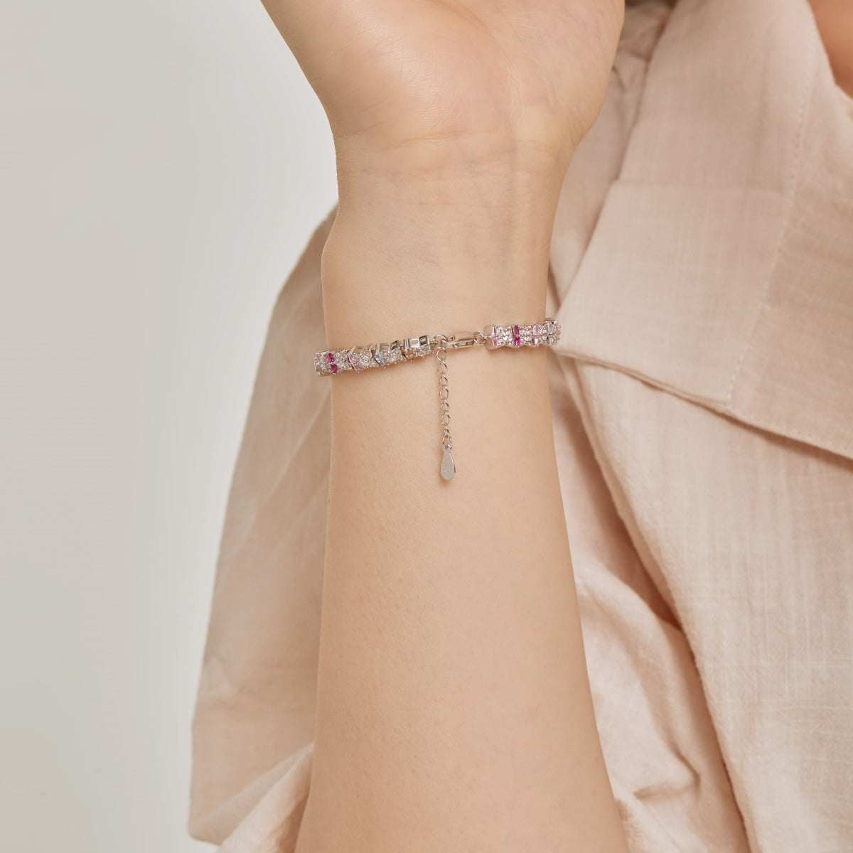 [Clover Jewelery]Unique Colorful Flower Shape Daily Bracelet