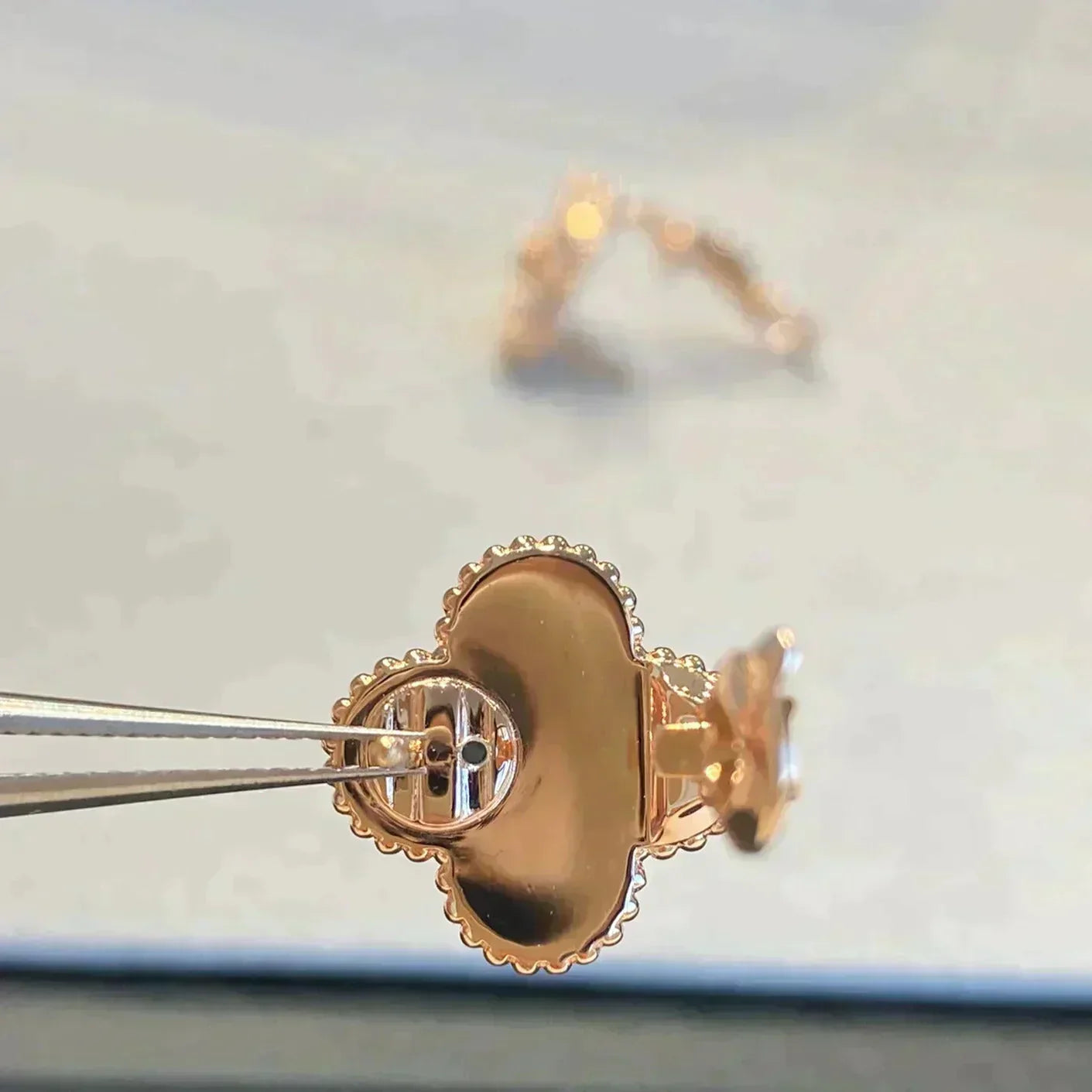 [Clover Jewelery]CLOVER MEDIUM 1 MOTIFS GRAY MOP  DIAMOND EARRINGS