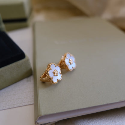 [Clover Jewelery]LUCKY PINK GOLD WHITE MOP EARRINGS