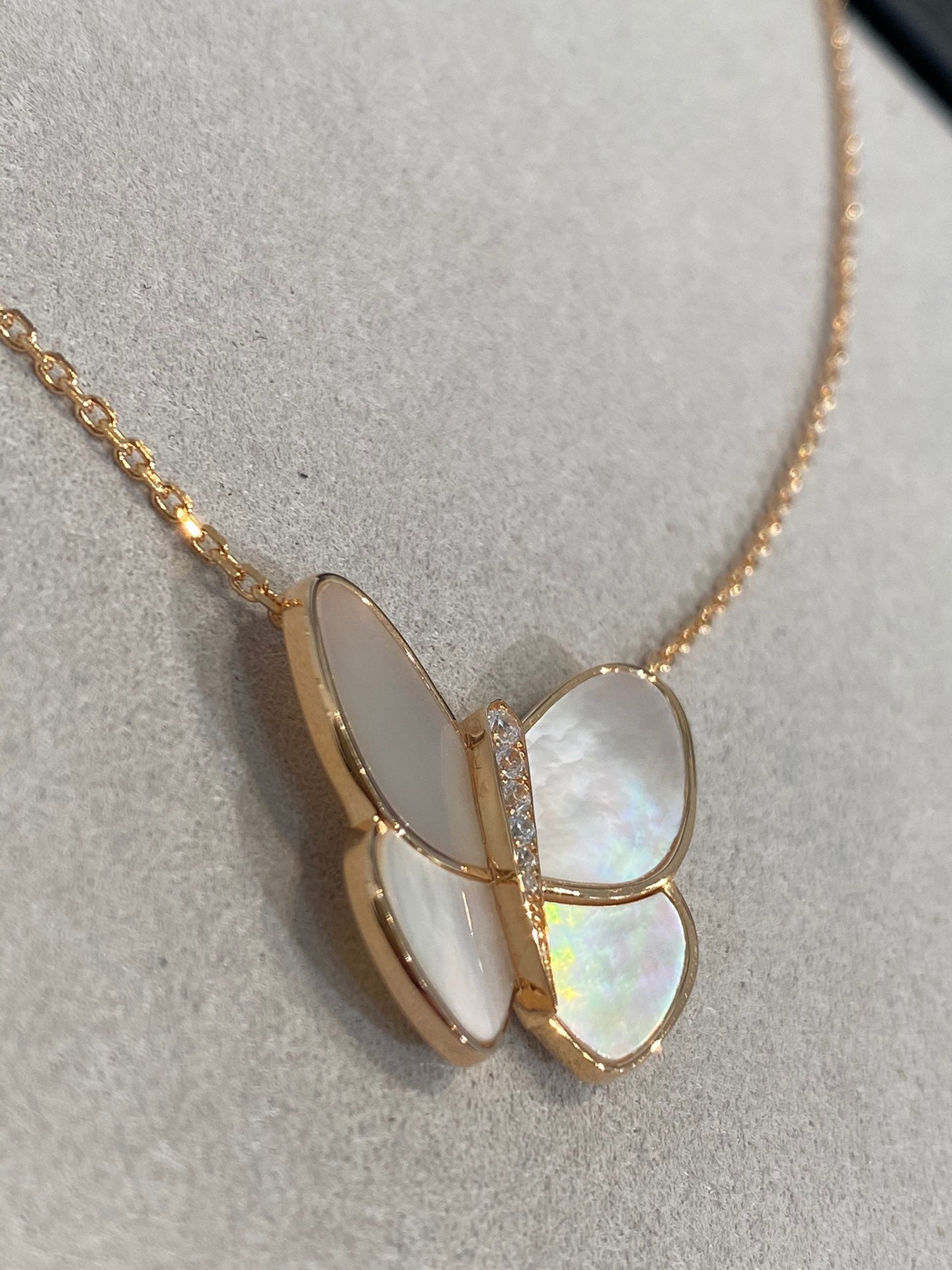 [Clover Jewelery]BUTTERFLY GOLD MOP DIAMOND NECKLACE