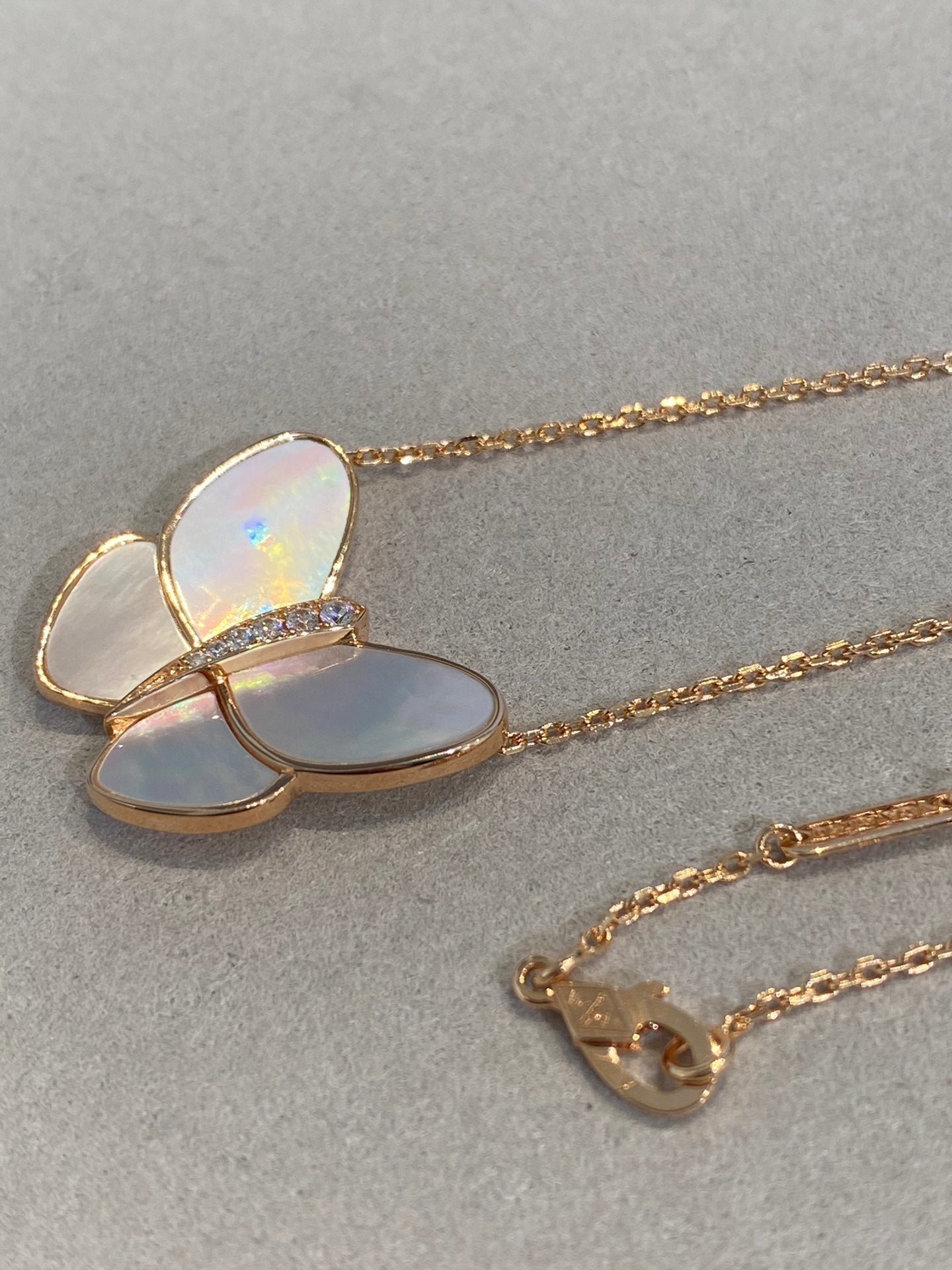 [Clover Jewelery]BUTTERFLY GOLD MOP DIAMOND NECKLACE