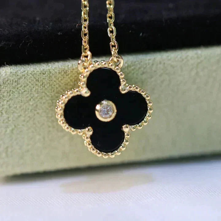 [Clover Jewelery]CLOVER 15MM DIAMOND ONYX NECKLACE