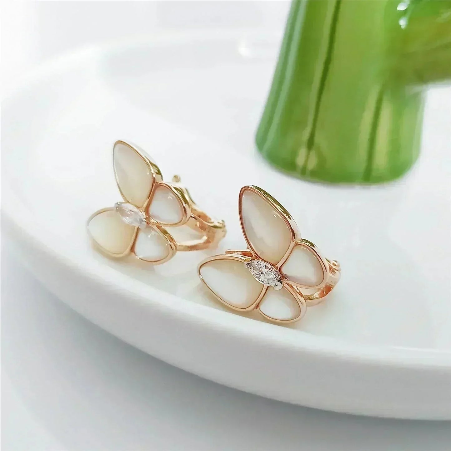 [Clover Jewelery]BUTTERFLY MOP DIAMOND EARRINGS