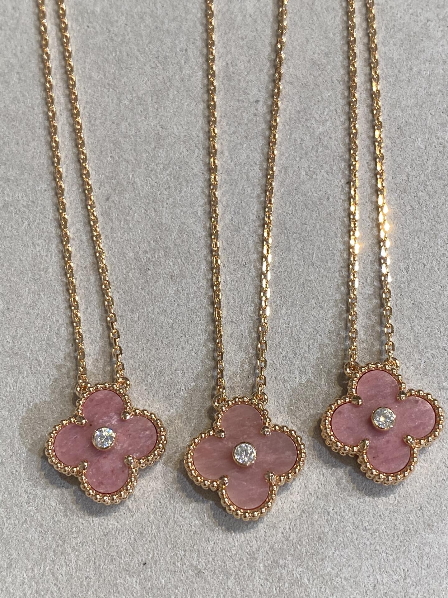 [Clover Jewelery]CLOVER 15MM DIAMOND RHODONITE NECKLACE